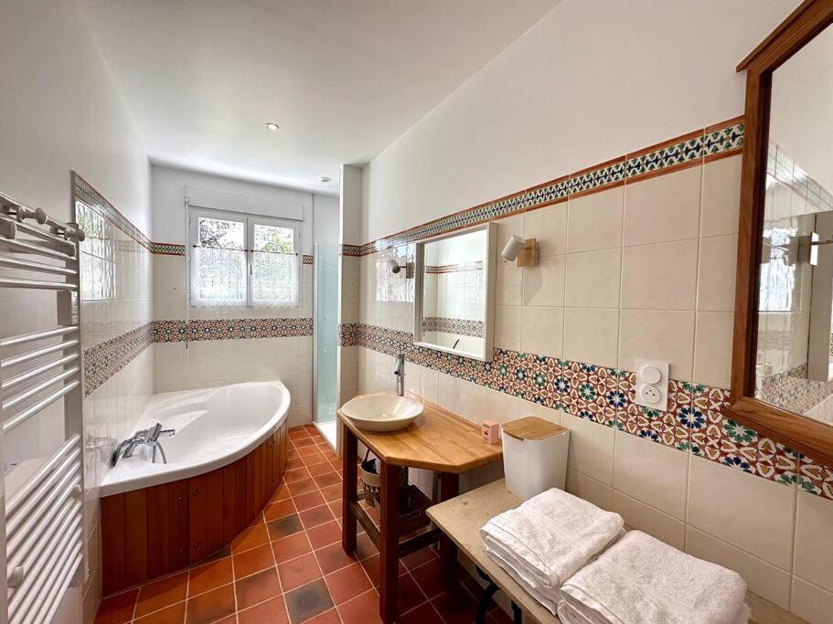 Maison Avec Piscine Çaro Kültér fotó